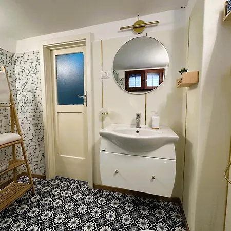 Pantabri - Casa Tipica Su Mare Nel Centro Storico Di