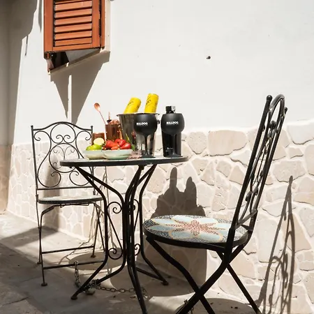 Casa vacanze Pantabrì - Casa Tipica Su Mare Nel Centro Storico Di *